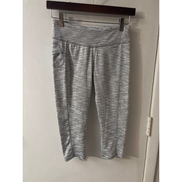 Danskin Grey/White Capri Legging S Exercise Athleisure Activewear Cozycore Comfy - Picture 1 of 11